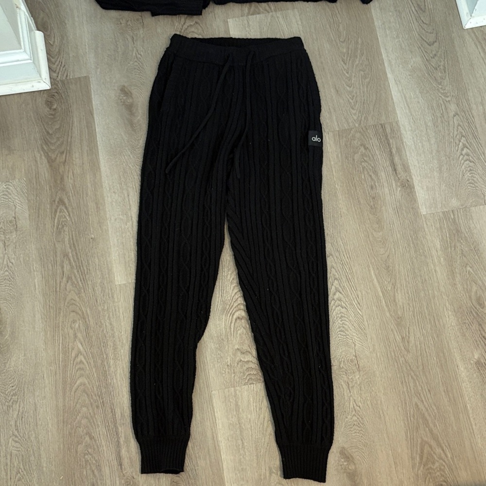 ALO Yoga Black Cable Knit Set - Picture 5 of 7